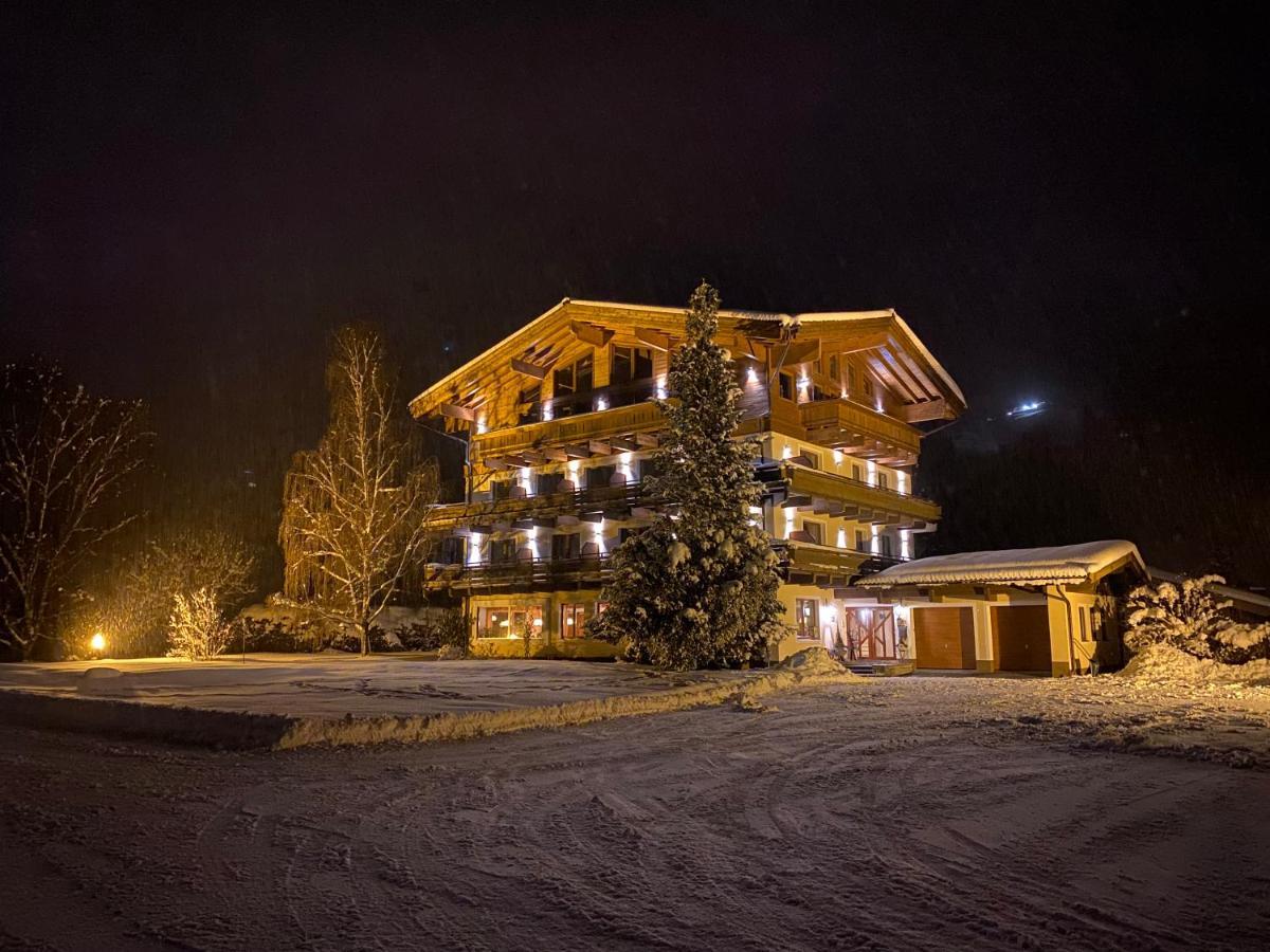 Pension Dorferwirt ブラームベルク・アム・ヴィルトコーゲル エクステリア 写真
