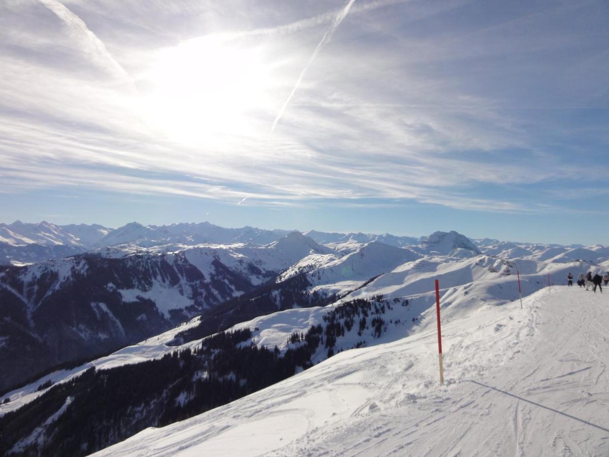 Pension Dorferwirt ブラームベルク・アム・ヴィルトコーゲル エクステリア 写真