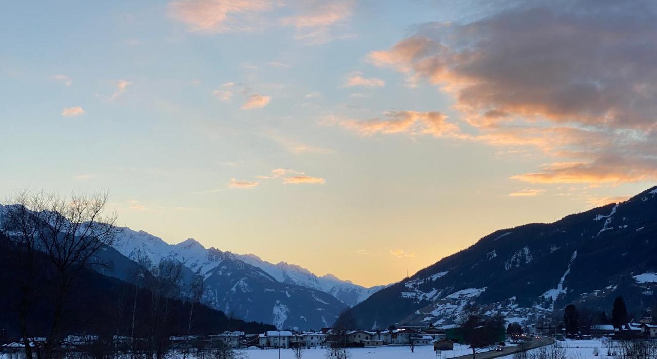 Pension Dorferwirt ブラームベルク・アム・ヴィルトコーゲル エクステリア 写真