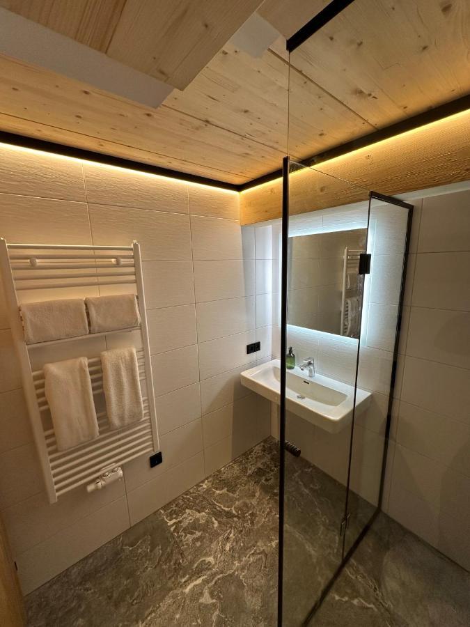 Pension Dorferwirt ブラームベルク・アム・ヴィルトコーゲル 部屋 写真
